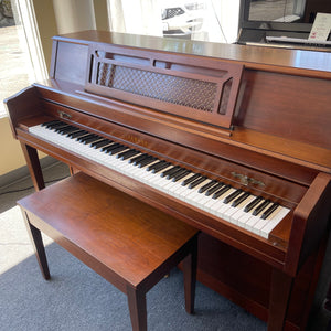 Yamaha M304 (43'')