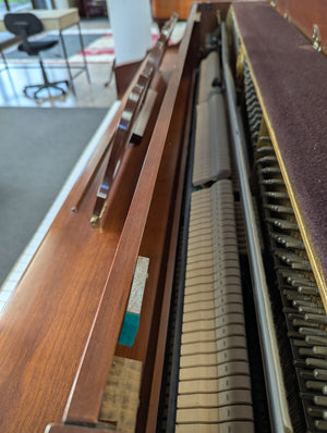 Kawai 502F (43") Upright Console Piano